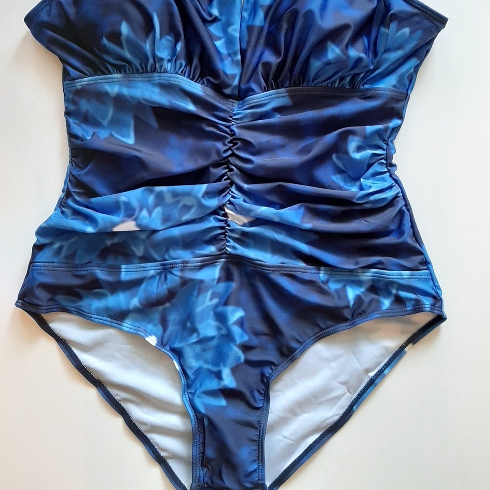 One Piece Swimsuit - Picture 6 of 8